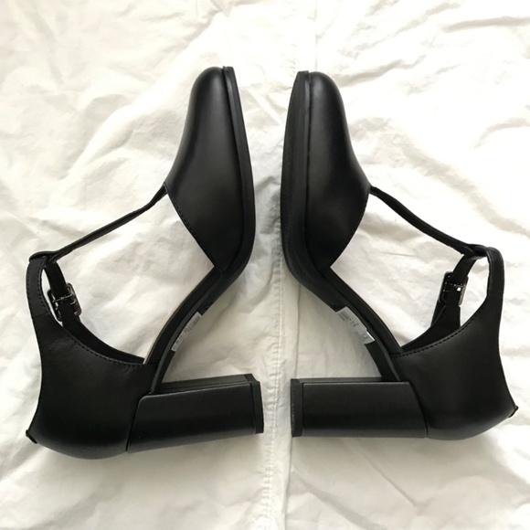 Clarks Freva85 T-Bar Black Pump Heels Leather Upper Size 6.5 Medium Width - Picture 5 of 16